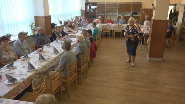 Mesiac úcty k starším pri hudbe a tanci oslávili v Klube dôchodcov