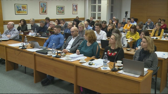 Senickí poslanci schválili rozpočet, zvýšili dane a poplatok za odpad