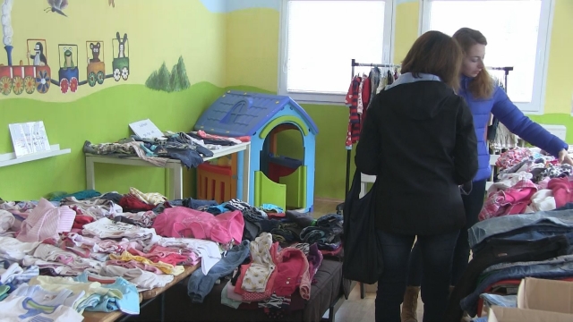 Burza detského oblečenia v MC Žabka