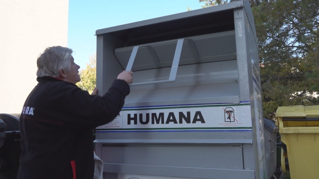 V Senici sú nové kontajnery na oblečenie